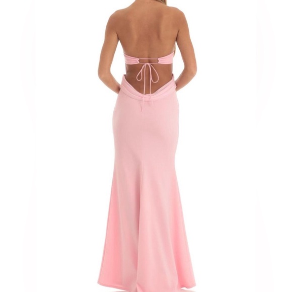 Chic Strapless Pink Gown - Picture 2 of 3